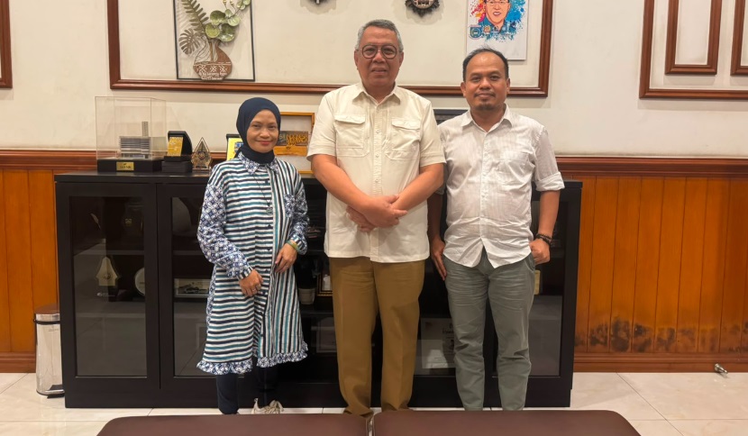 Penulsi buku The Joyful Retirement Ayu Cipta dan Joniansyah Hardjono.