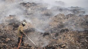 Usai Hampir Dua Pekan, Kebakaran TPA Jatiwaringin Akhirnya Padam 100 Persen