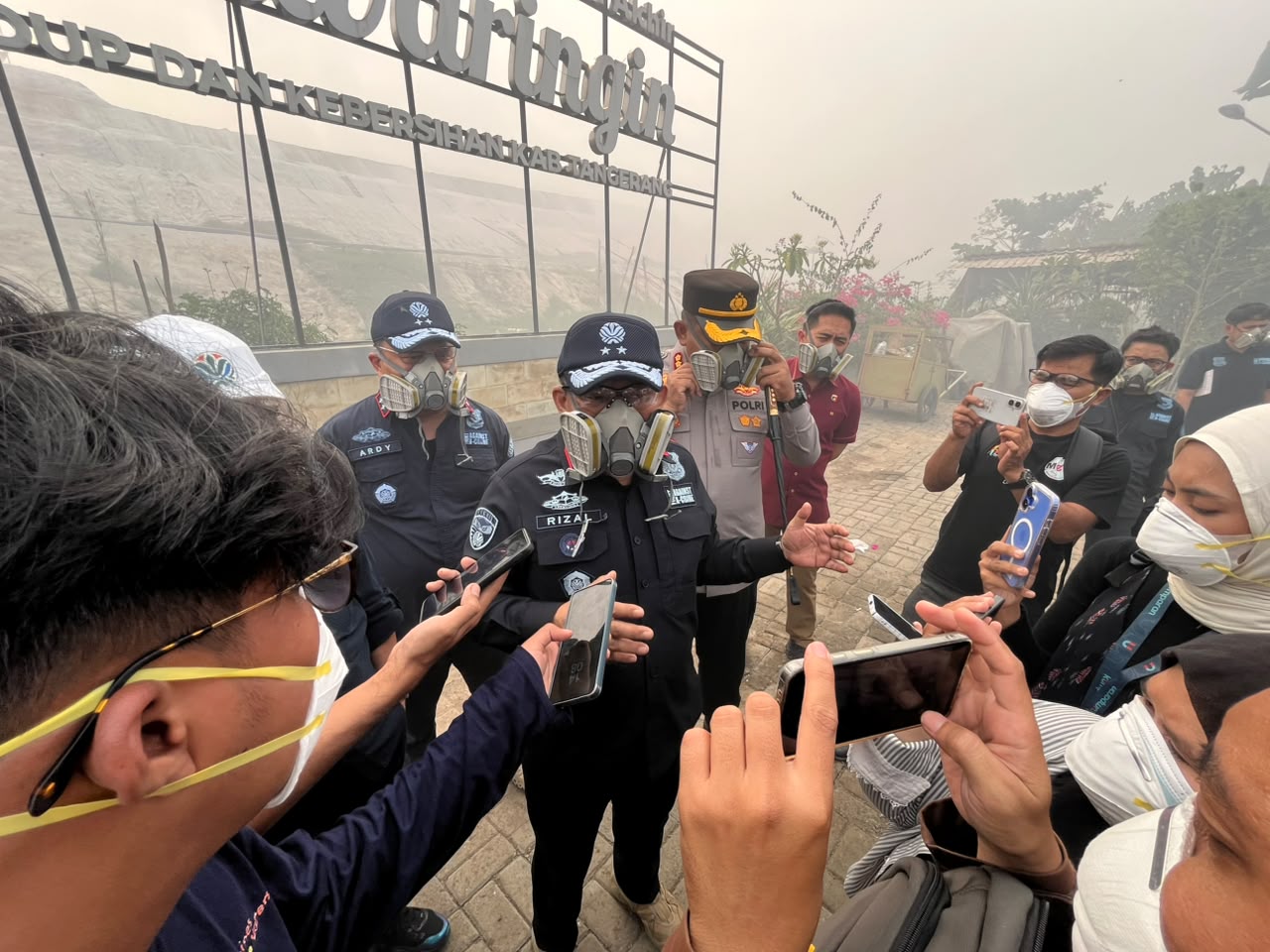kebakaran TPA Jatiwaringin