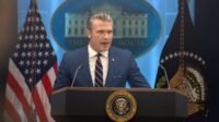Menteri Pertahanan Amerika Serikat Pete Hegseth dalam konferensi pers di Gedung Putih, Washington DC, 6 April 2026.(XINHUA/LI YUANQING)