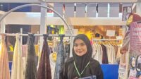 Auli Mustlima, Merajut Cerita di Setiap Helai Hijab dari Tangerang