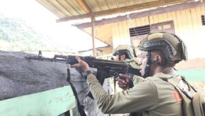 Baku Tembak di Hari Kemerdekaan Seorang Prajurit TNI Gugur Diserang OPM di Mimika