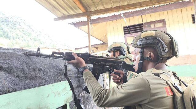 Baku Tembak di Hari Kemerdekaan Seorang Prajurit TNI Gugur Diserang OPM di Mimika