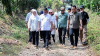 Gubernur Banten Janjikan Perbaikan Jalan Desa Cijaralang Mulai Oktober