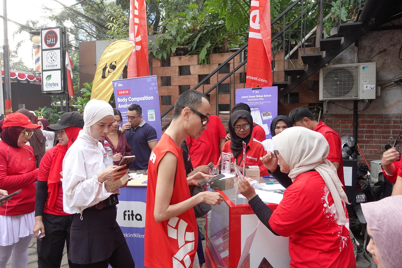Telkomsel Jabotabek Jabar Gandeng FITA Gelar “JawaraFit- Running Road to Merdeka Run”
