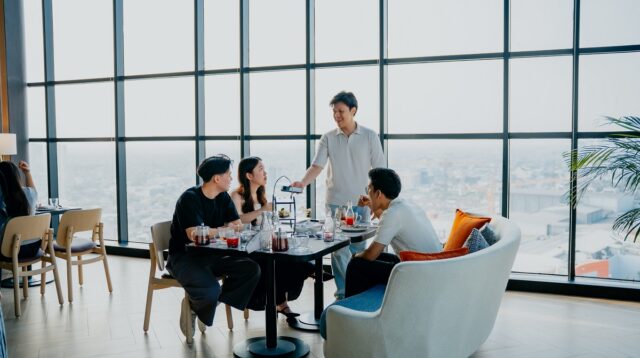 Nikmati Pengalaman Afternoon Tea Eksklusif di Level 19, HARRIS Hotel & Convention Serpong