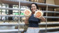 Pemasaran Kue Bulan Oey Kim Un Andalkan Reseller dan Penjualan Digital