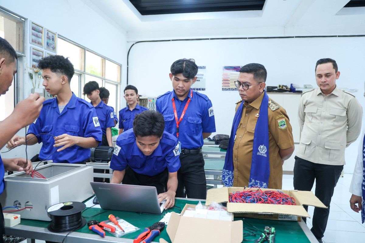 Pengangguran Terbuka Banten Turun, Pemprov Gandeng Industri Serap Lulusan SMK