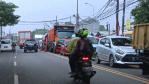 jalan macet di kota serang