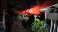 4 Hari Tak Kunjung Padam, Tumpukan Puing di Pinang Bikin Warga Sesak