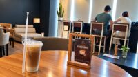 Jawab Gaya Hidup Urban, Golden Tulip Tangerang Hadirkan Kedai Kopi 'Smoking Indoor'