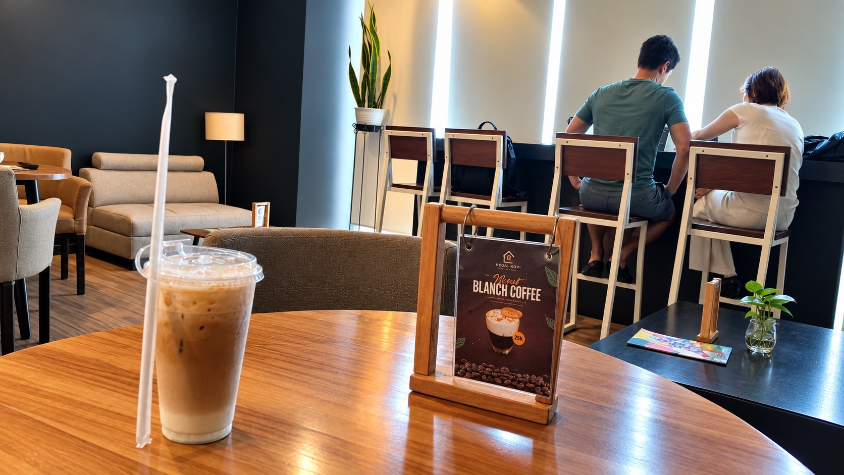 Jawab Gaya Hidup Urban, Golden Tulip Tangerang Hadirkan Kedai Kopi 'Smoking Indoor'