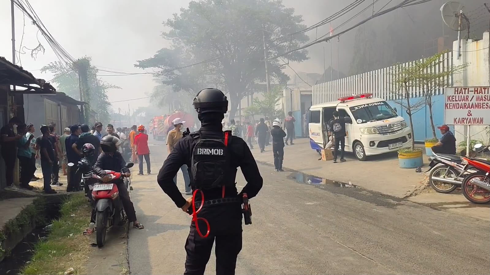 Jawaban Polres Soal Brimob Bersenjata Berjaga di Lokasi Kebakaran Pabrik Lampu Batuceper