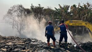 Lokasi Diduga TPS Liar Uwung Jaya Terbakar Lagi