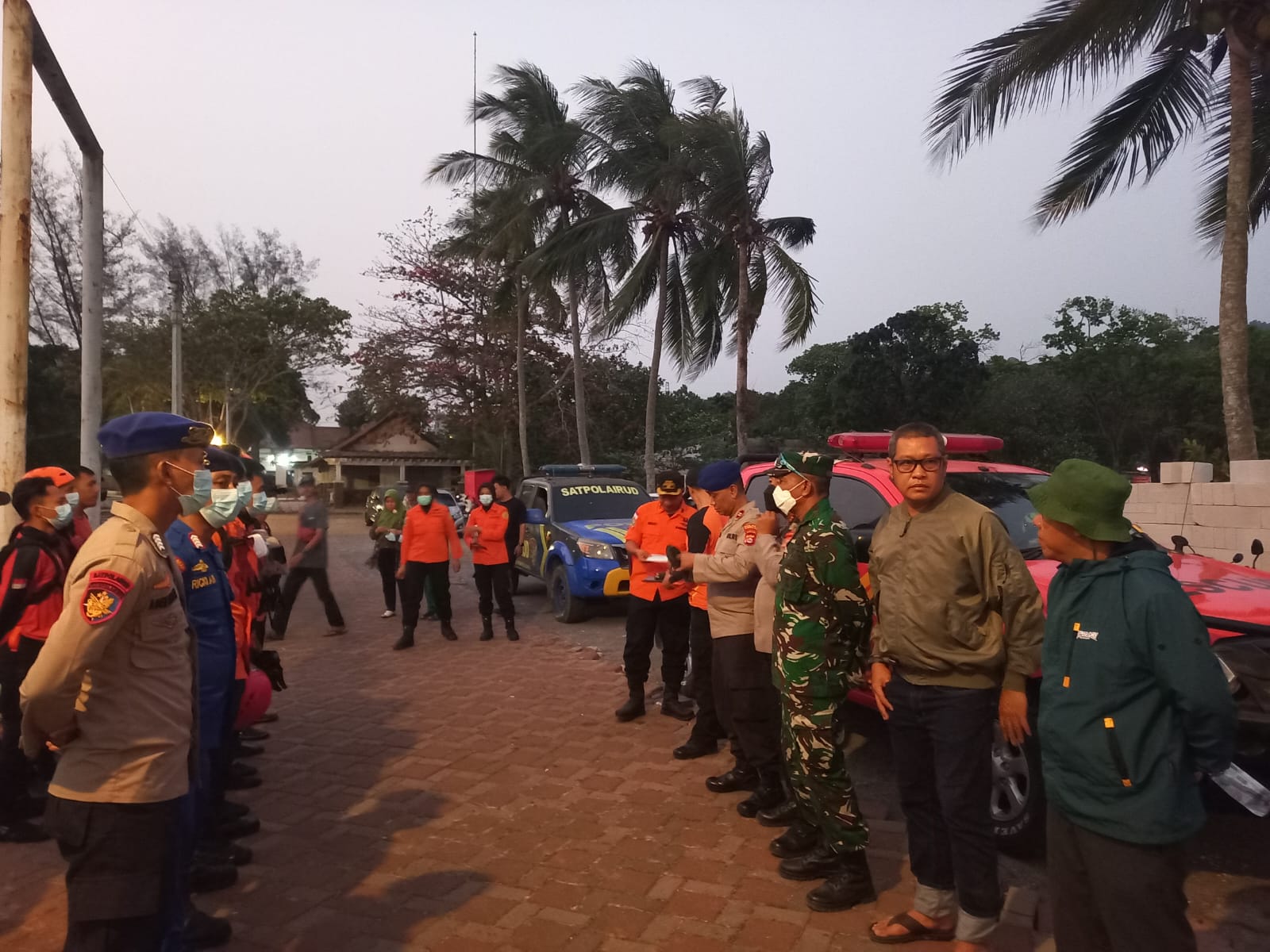 Rombongan Jurnalis Hilang Kontak dalam Perjalanan ke Gunung Anak Krakatau, Polda Banten dan Basarnas Kerahkan 23 Personel