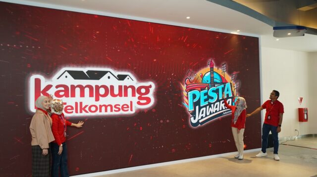Telkomsel Buka Ruang Kreativitas Warga dan Pelajar Lewat Kampung Telkomsel dan Pesta Jawara