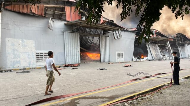 Api Lahap 9 Gudang di Jatiuwung, Sumber Air Kering Jadi Kendala Pemadaman