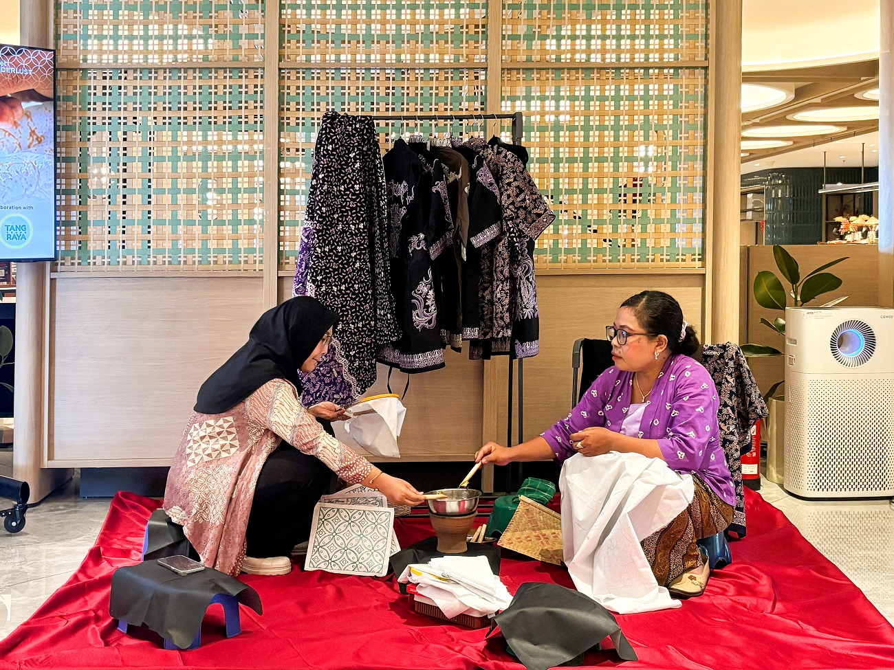 Hari Batik Nasional 2026, VIVERE Hotel Gading Serpong Hadirkan Demo Membatik